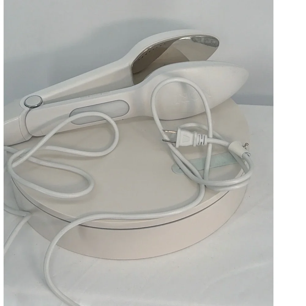 Nori Inc N2 1WH Handheld Portable Steam Iron White Dual Voltage Travel 95-07
